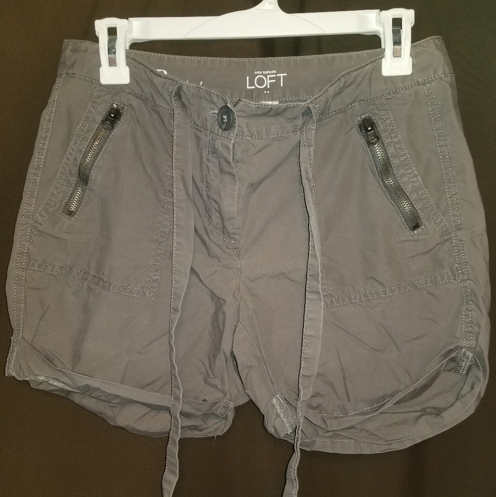 Ann Taylor Loft 4P tan Outdoor Shorts with strings